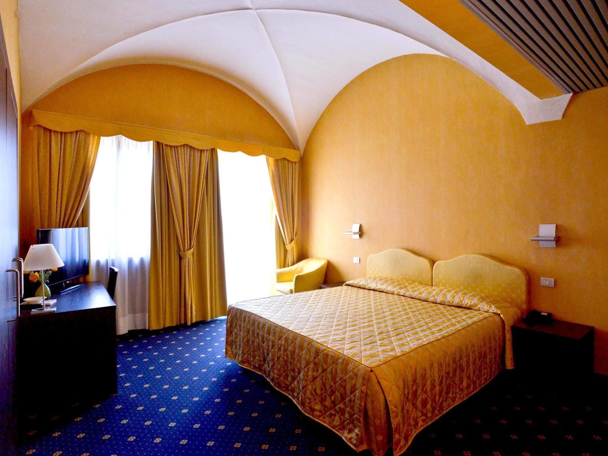 Albergo Della Torre Dal 1891 Трескоре-Бальнеарио Экстерьер фото